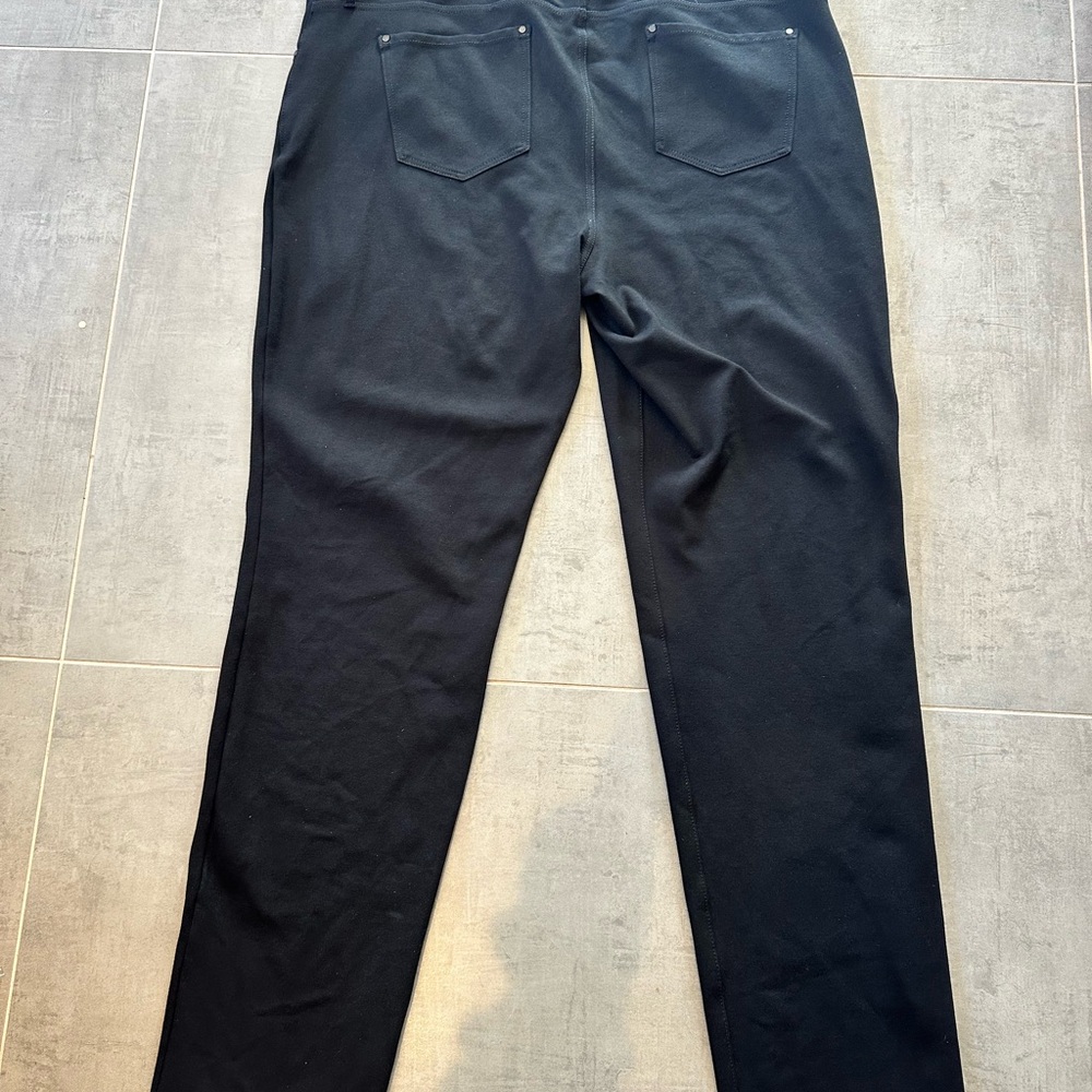 Chico’s Black Pull-On Ponte Pants – Size 3.5 (US 18 Tall) - Picture 4 of 8